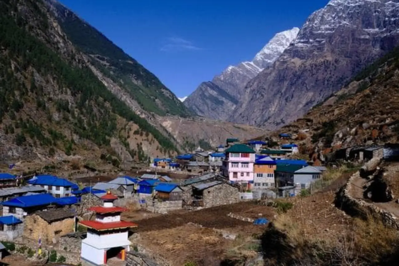 most-popular-annapurna-trek-packages-nar-village-himalayas most-popular-annapurna-trek-packages-nar-village-himalayas
